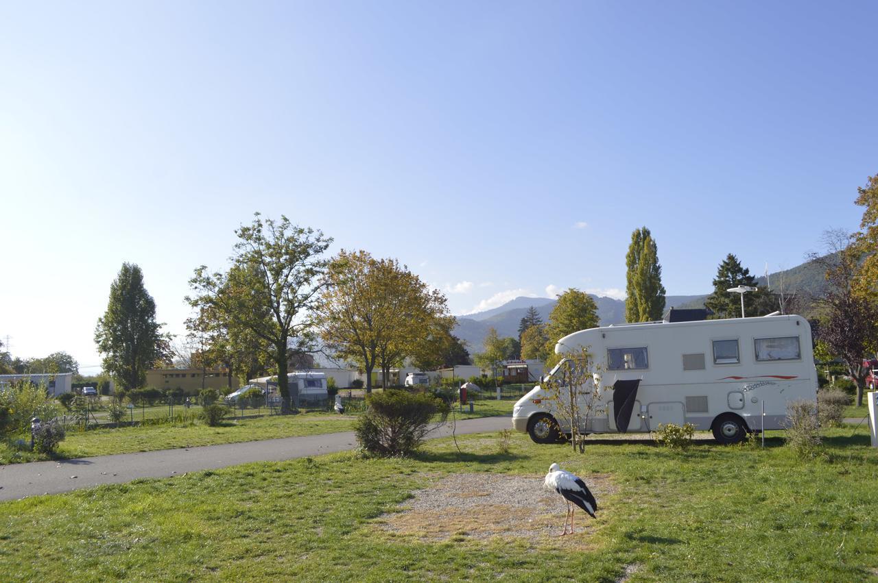 Отель Camping Le Medieval Тюркхайм Экстерьер фото